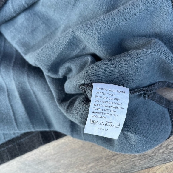 Van Heusen Gray Polo Long Sleeve Shirt Mens Large - Picture 9 of 10